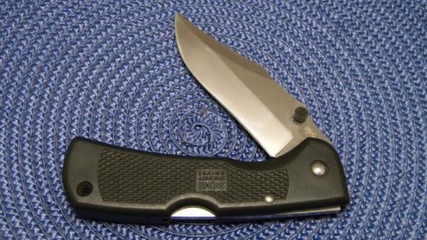 SOG Specialty Knives Seki Japan Black Magnadot Lockback Knife SOG Specialty Knives Seki Japan Black Magnadot Lockback Knife