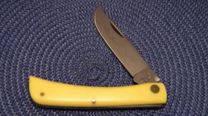 Case XX USA 4 Dot (1986) Carbon Steel 3138 Yellow Sod Buster Knife