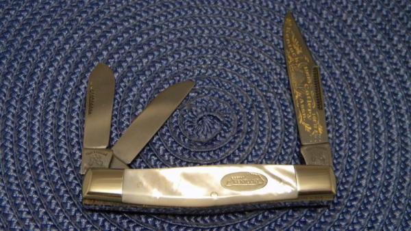 Fight'n Rooster Germany Pearl Stockman Whittler 1995 Kentucky Cutlery Assn. Club Knife Fight'n Rooster Germany Pearl Stockman Whittler 1995 Kentucky Cutlery Assn. Club Knife