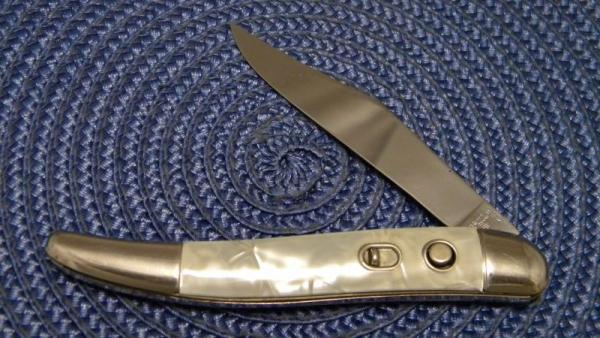 Hammer Brand USA (Imperial) Cracked Ice Switchblade Knife