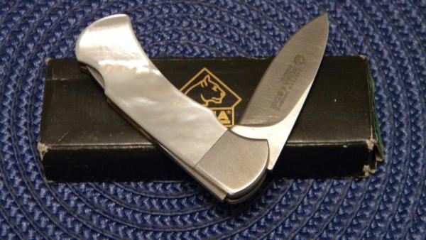 Puma Germany Stainless 220700M Pearl 4 Star Folding Lockback Knife - NIB Puma Germany Stainless 220700M Pearl 4 Star Folding Lockback Knife - NIB
