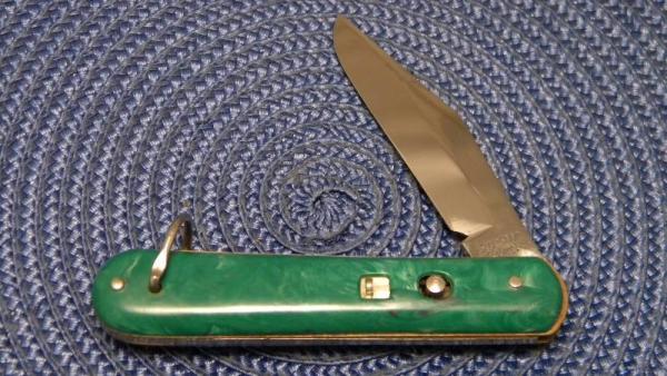 Shur-Snap Colonial Prov USA Green Swirl Switchblade Knife