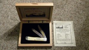 Case XX USA 1 Dot (1999) Bone 6254 SS Monitor vs MerrimacTrapper Knife - NIB
