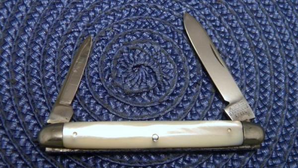 APIS Stainless Steel (Joseph Rodgers & Co. Sheffield) Pearl Pen Knife c.1916-1920 APIS Stainless Steel (Joseph Rodgers & Co. Sheffield) Pearl Pen Knife c.1916-1920