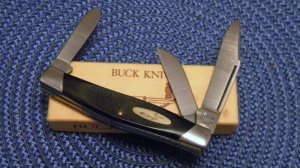 Buck Made in USA (Camillus) Model # 303 Cadet Black Saw Cut Delrin Stockman Knife in Box c.1971-1974