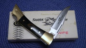 Case XX Stainless USA 5 Dot (1975) Wood P197 L SSP Shark Tooth Lockback Knife - NIB