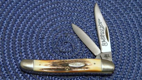 Case XX Stainless USA 3 Dot (1977) Stag 52087 SSP Blue Scroll Stockman Knife Case XX Stainless USA 3 Dot (1977) Stag 52087 SSP Blue Scroll Stockman Knife