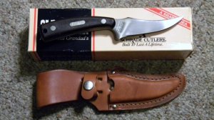 Schrade USA 152OT Sharpfinger Fixed Blade Knife w/Sheath - NIB