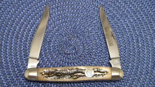 Queen Cut. Co. #66 PH-D2 Etched Blade Winterbottom Bone Muskrat Knife Queen Cut. Co. #66 PH-D2 Etched Blade Winterbottom Bone Muskrat Knife