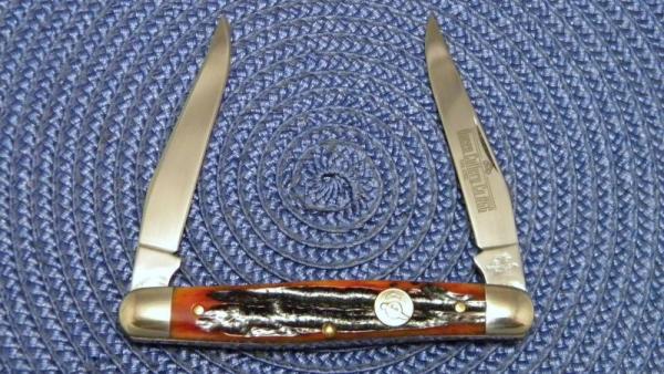 Queen Cut. Co. #66 PH-D2 Etched Blade Bone Muskrat Knife Queen Cut. Co. #66 PH-D2 Etched Blade Bone Muskrat Knife
