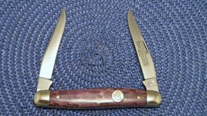 Queen Cut. Co. #66 PH-D2 Etched Blade Exotic Wood Muskrat Knife