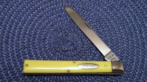 Case XX USA 8 Dot (1972) Yellow Composition 3185 Doctors Knife 
