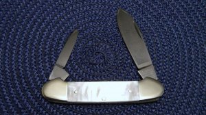 A.G. Russel Springdale, ARK Germany Pearl Mohawk Canoe Knife