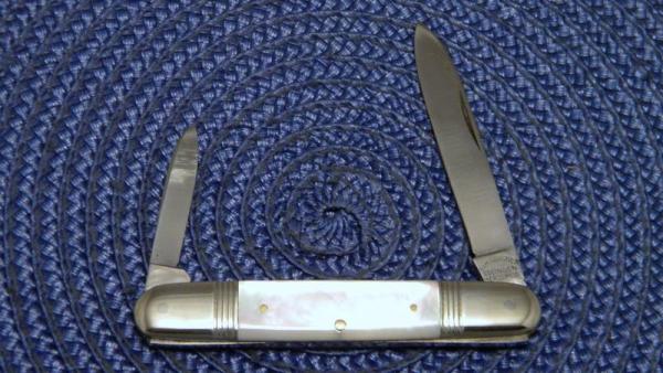 Wilh. Wagner Solingen Merscheid Pearl Pen Knife Wilh. Wagner Solingen Merscheid Pearl Pen Knife