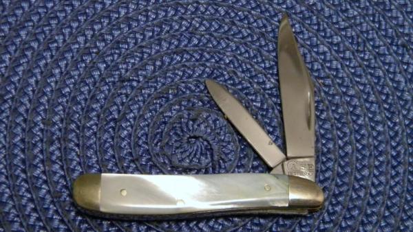 Case Tested XX 1920-1940 Pearl 8220 Peanut Knife Case Tested XX 1920-1940 Pearl 8220 Peanut Knife