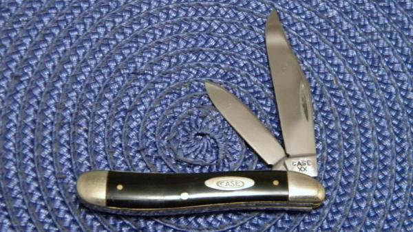 Case XX 1940-64 Slick Black 2220 Peanut Knife Case XX 1940-64 Slick Black 2220 Peanut Knife