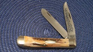 Case XX Stainless USA 3 Dot (1977) Stag 5254 SSP Blue Scroll Trapper Knife