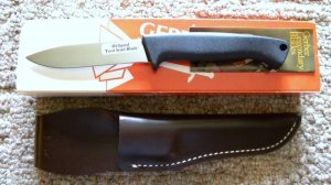 Gerber Portland ORE USA Model A-400 Armorhide Fixed Blade Sheath Knife - NIB