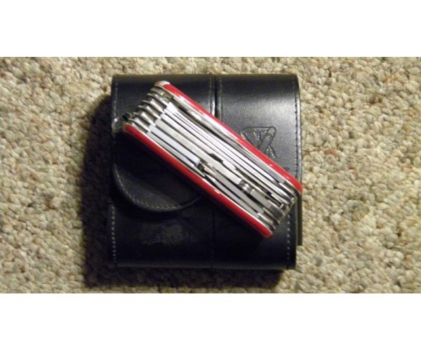 Victorinox sos best sale survival kit