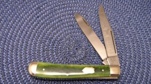 Bulldog Brand Solingen Germany Green Bone Trapper Knife c.1998
