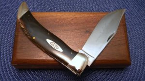 Case Classic 1993 Buffalo Horn BH1072 Bulldog Clasp Knife in Box