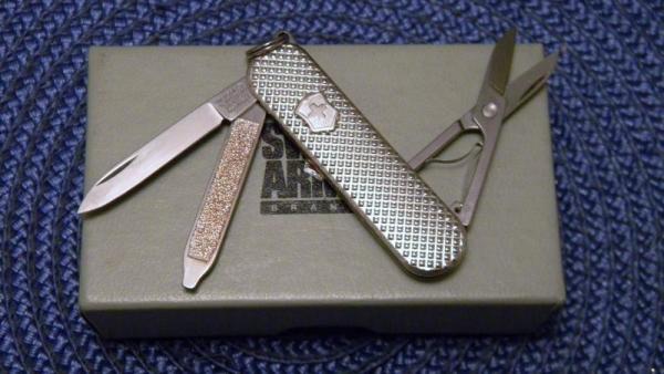 Victorinox Switzerland Stainless Rostfrei Diplomat Silver Alox Swiss Army Knife - NIB