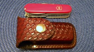 Victorinox Switzerland Stainless Rostfrei Red Officier Suisse Swiss Army Knife & Pouch