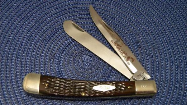 Case XX SS USA 8 Dot (1982) Bone 6251SP Case Collector's Club Banana Trapper Knife Case XX SS USA 8 Dot (1982) Bone 6251SP Case Collector's Club Banana Trapper Knife