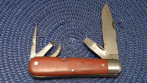 Elsener Schwyz (Victorinox Switzerland) Red Fiber Officers Swiss Army Knife Elsener Schwyz (Victorinox Switzerland) Red Fiber Officers Swiss Army Knife