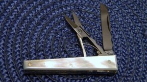 G. Ibberson (Stan Shaw) Sheffileld England 1977 Pearl 2 Blade Knife