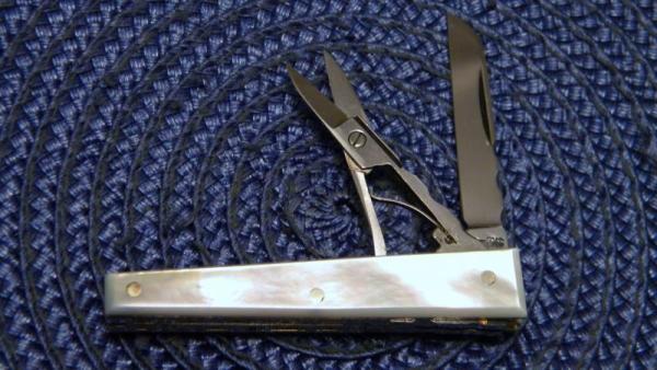 G. Ibberson (Stan Shaw) Sheffileld England 1977 Pearl 2 Blade Knife G. Ibberson (Stan Shaw) Sheffileld England 1977 Pearl 2 Blade Knife