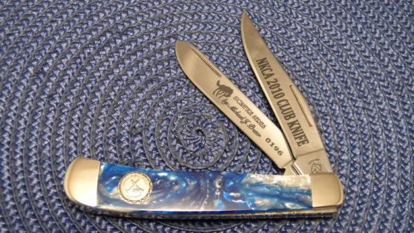 Painted Pony Michael Prater Blue Lagoon Mica Pearl Trapper 2010 NKCA Club Knife Painted Pony Michael Prater Blue Lagoon Mica Pearl Trapper 2010 NKCA Club Knife