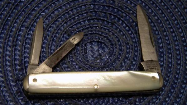 John Primble India Steel Works Pearl 5304 Whittler Knife John Primble India Steel Works Pearl 5304 Whittler Knife