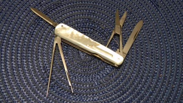 G. Ibberson (Stan Shaw) Sheffileld England 1976 Pearl 5 Blade Lobster Knife G. Ibberson (Stan Shaw) Sheffileld England 1976 Pearl 5 Blade Lobster Knife