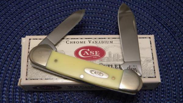 Case XX USA 2001 Yellow 32131 CV Canoe Knife in Box Case XX USA 2001 Yellow 32131 CV Canoe Knife in Box