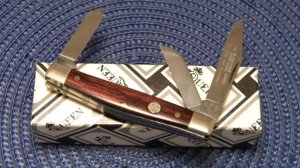 Queen The Rawhide Series No. 4210 440 Stainless Wood Stockman Knife c.1993 in Box