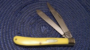 Case XX USA 4 Dot (1976) Yellow 32048 Slimline Trapper Farmers Jack Knife