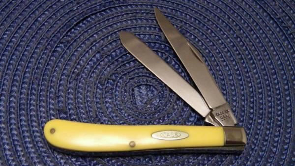 Case XX USA 4 Dot (1976) Yellow 32048 Slimline Trapper Farmers Jack Knife Case XX USA 4 Dot (1976) Yellow 32048 Slimline Trapper Farmers Jack Knife