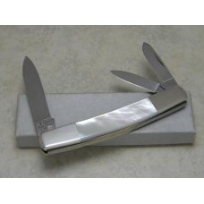Parker Cut. Co. Japan 1982 North Carolina Cutlery Club Pearl Whittler Knife in Box Parker Cut. Co. Japan 1982 North Carolina Cutlery Club Pearl Whittler Knife in Box