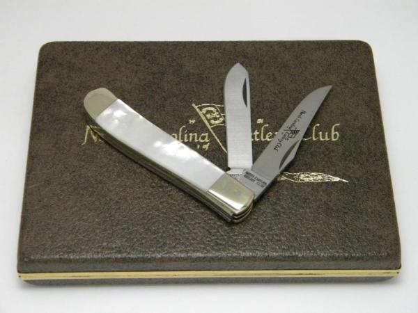 Parker Cut. Co. Japan 1981 North Carolina Cutlery Club Pearl Trapper Knife in Box Parker Cut. Co. Japan 1981 North Carolina Cutlery Club Pearl Trapper Knife in Box