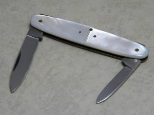 WB Wilh. Bruckmann Solingen Germany Rostfrei Split Pearl Pen Knife