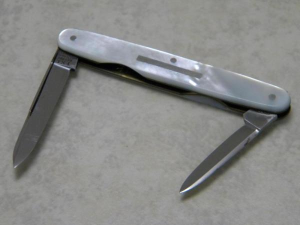 I* X.L. George Wostenholm Sheffield England Genuine Mother of Pearl Salesman Sample Pen Knife