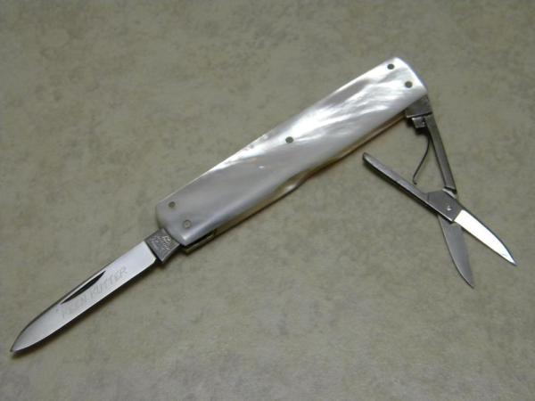 E.C. Simmons St. Louis Keen Kutter Pearl Covered Backspring Etched K06243 Scissors Pen Knife E.C. Simmons St. Louis Keen Kutter Pearl Covered Backspring Etched K06243 Scissors Pen Knife