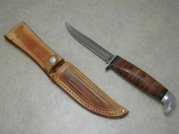 Case XX USA 1965-69 Stacked Leather 3 FINN Tested XX Razor Edge Fixed Blade Sheath Knife