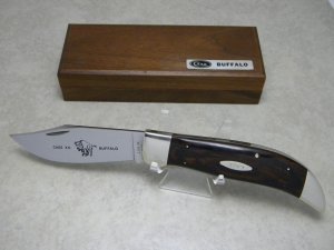 Case XX USA 5 Dot (1975) Wood P172 Buffalo Clasp Knife in Box