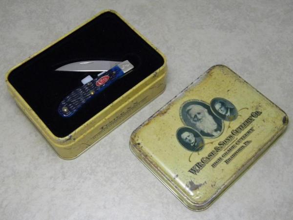 Case USA 2008 Navy Blue Bone Red Shield 1st Run TB61117 SS Tony Bose Sway Back Gent Knife in Tin Case USA 2008 Navy Blue Bone Red Shield 1st Run TB61117 SS Tony Bose Sway Back Gent Knife in Tin
