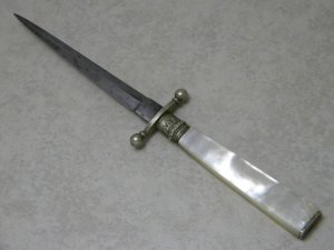 Vintage Antique Unbranded Pearl Prostitute Dagger Knife