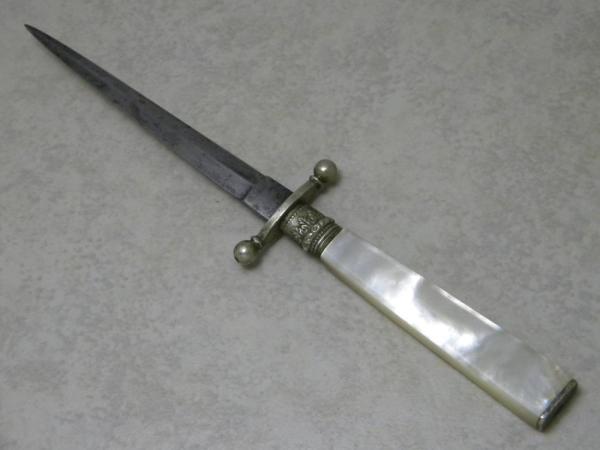 Vintage Antique Unbranded Pearl Prostitute Dagger Knife