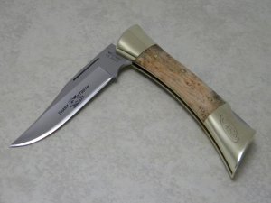 Case XX Stainless USA 8 Dot (1972) Curly Maple 7197 LSSP Shark Tooth Lockback Knife