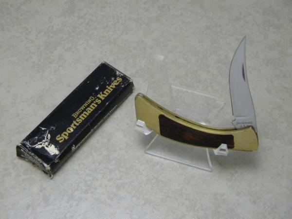 Browning USA Model 2118F10 Wood & Brass Mini Tracker Lockback Knife in Box Browning USA Model 2118F10 Wood & Brass Mini Tracker Lockback Knife in Box